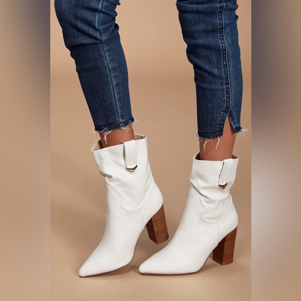Lulu's Taryne White Pointed-Toe Booties